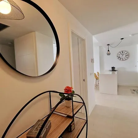 Апартаменты Sunny & New - 3bd 2bt With Views *