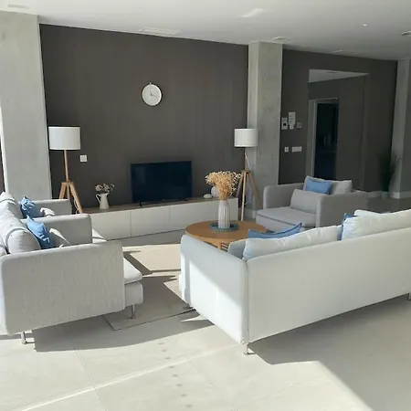 Sunny & New - 3bd 2bt With Views Апартаменты