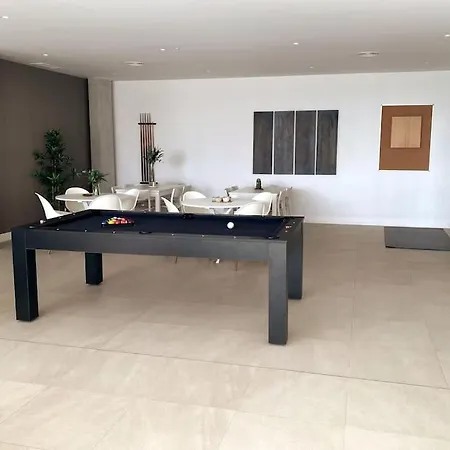 Sunny & New - 3bd 2bt With Views *