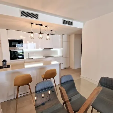 Апартаменты Sunny & New - 3bd 2bt With Views