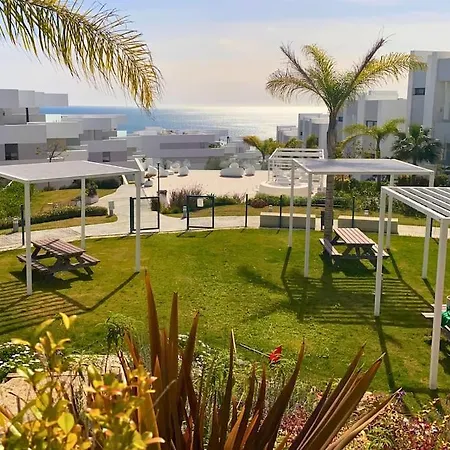 Sunny & New - 3bd 2bt With Views Апартаменты *