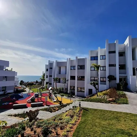 Apartment Sunny & New - 3bd 2bt With Views *